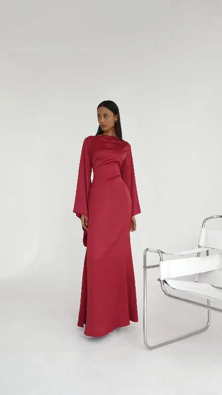 Online Exclusive Tulip Dress in Red ROSE