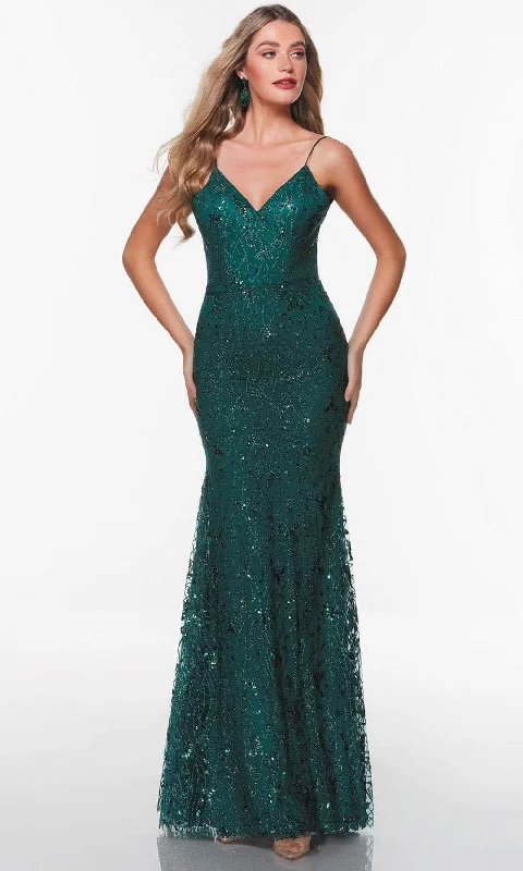 Act Fast Alyce Paris 61283 - V-Necked Shimmering Prom Dress