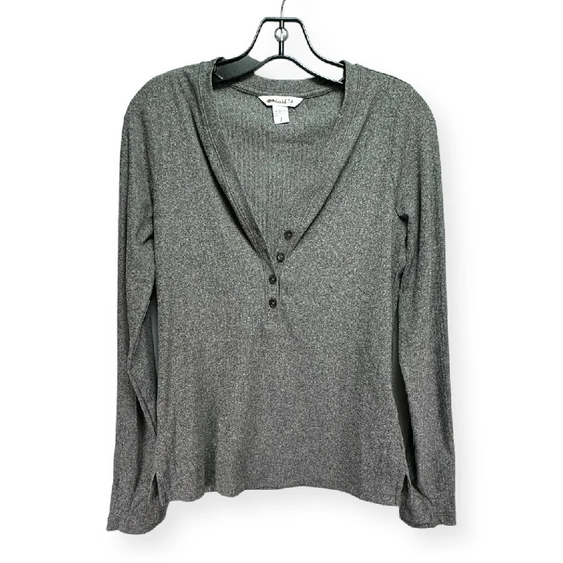 Price Buster Grey Athletic Top Long Sleeve Crewneck Athleta, Size S
