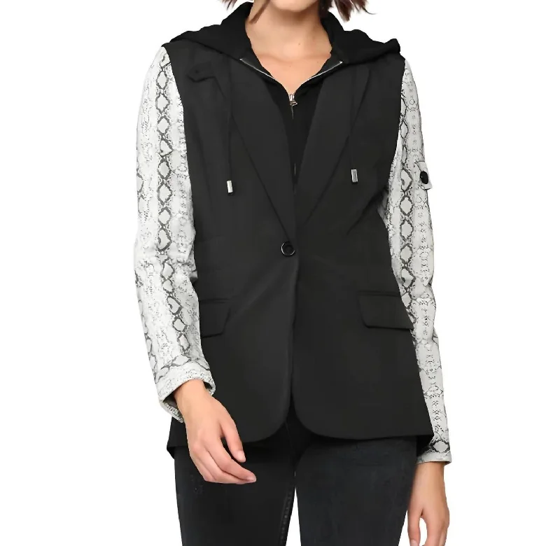 Massive Deals Hooded Blazer In White/black
