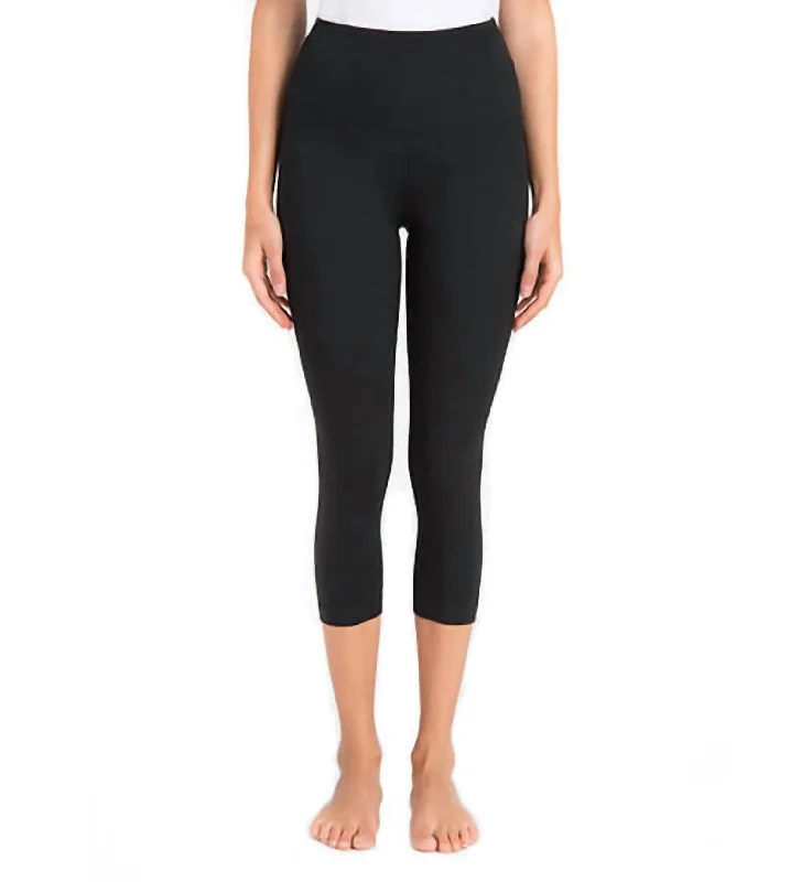 Price Blitz Capri Bottom Pants In Black