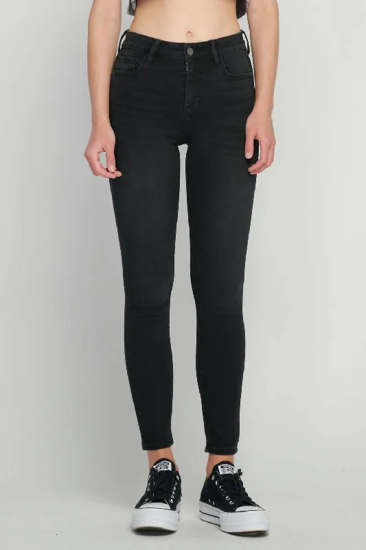 Midnight Sale Mid Rise Skinny Jeans In Black