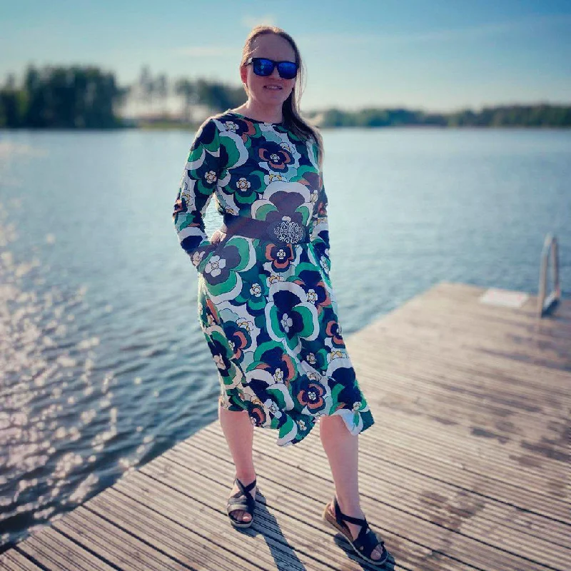 New Deals PANSY FANTASY green - Midi dress with long sleeves and pockets